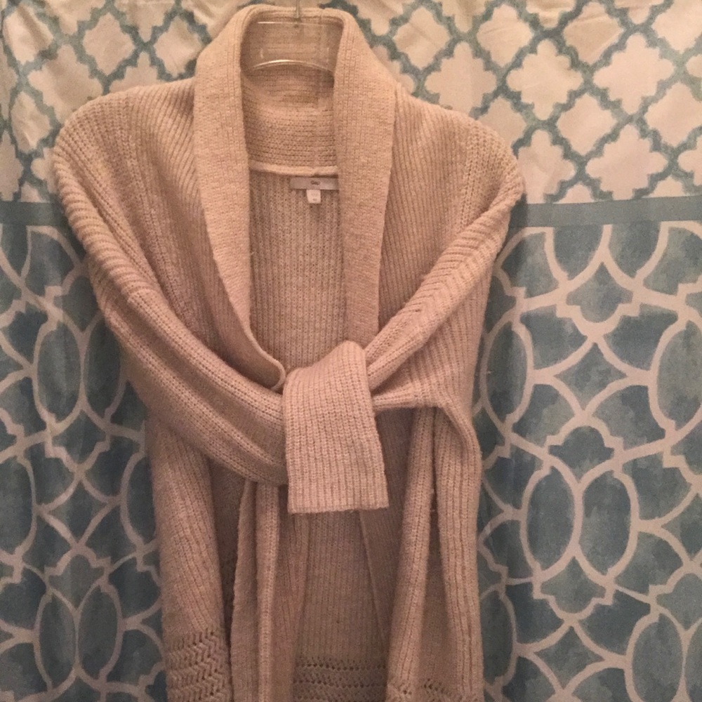 GAP tan/cream cardigan sweater